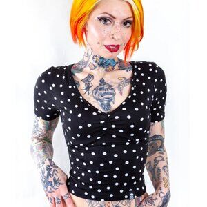 Sourpuss Polkadot Black & White V-Neck Cropped Tee XS NWOT